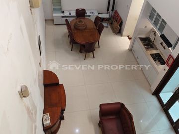 For Sale : Beautiful 2-Story Semi-Furnished Rental House with Freehold Title in Kota Wisata Cibubur - Land Size: 200 m², Building Size: 300 m²
