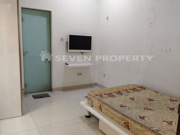 For Sale : Beautiful 2-Story Semi-Furnished Rental House with Freehold Title in Kota Wisata Cibubur - Land Size: 200 m², Building Size: 300 m²