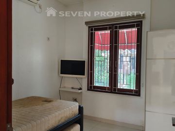 For Sale : Beautiful 2-Story Semi-Furnished Rental House with Freehold Title in Kota Wisata Cibubur - Land Size: 200 m², Building Size: 300 m²