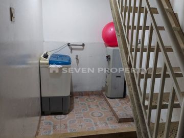 For Sale : Beautiful 2-Story Semi-Furnished Rental House with Freehold Title in Kota Wisata Cibubur - Land Size: 200 m², Building Size: 300 m²