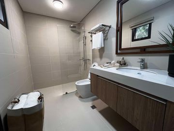 Fully Furnished House for Sale in Brentvile Subdivision Biñan, Laguna