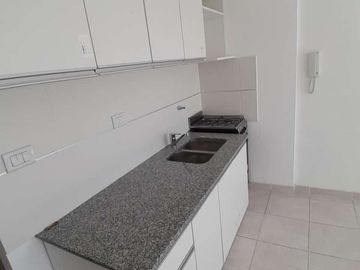 INSIEME VENDE AMPLIO Y LUMINOSO MONOAMBIENTE A ESTRENAR