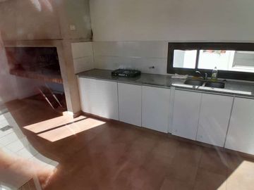 INSIEME VENDE AMPLIO Y LUMINOSO MONOAMBIENTE A ESTRENAR