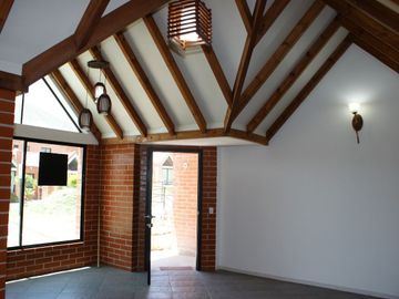 Casa - Venta - Semi Nueva - Pomasqui - Norte - Quito