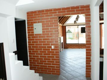 Casa - Venta - Semi Nueva - Pomasqui - Norte - Quito
