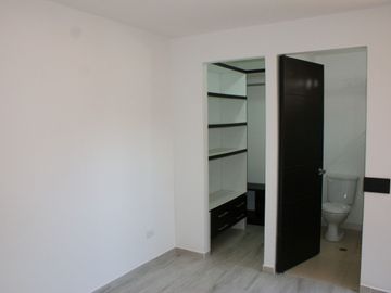 Casa - Venta - Semi Nueva - Pomasqui - Norte - Quito