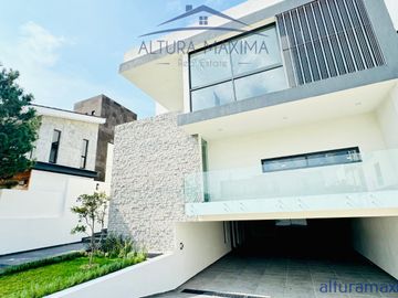 Residencia Nueva en Venta Puerta Las Lomas Andares Zapopan