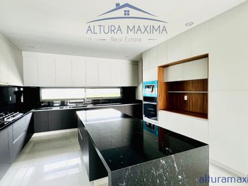 Residencia Nueva en Venta Puerta Las Lomas Andares Zapopan