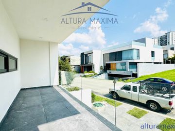 Residencia Nueva en Venta Puerta Las Lomas Andares Zapopan