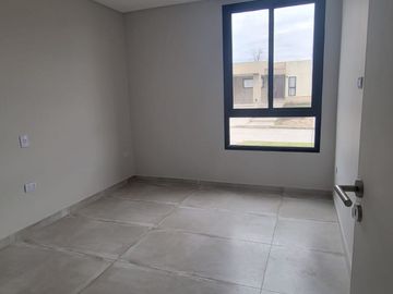 CASA EN VENTA BARRIO CERRADO QUINTAS 2, A ESTRENAR!