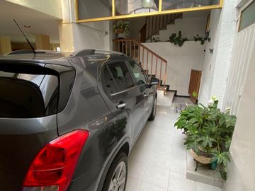 Casa en Venta en Rinconada Coapa, Tlalpan; con uso de suelo comercial