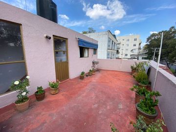 Casa en Venta en Rinconada Coapa, Tlalpan; con uso de suelo comercial