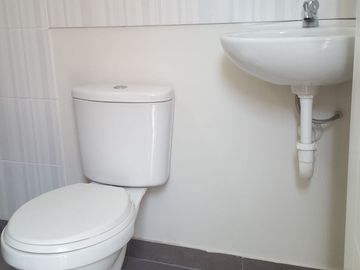 VENTA DE CASA EN CONDOMINIO LOS SAUCES Espaldas de la Universidad SIPÁN
