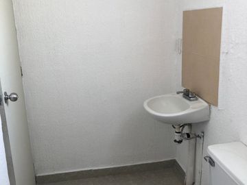 LAGO DE LOOS REYES AZTECAS, BARRIO SANTIAGO 2DA. SECC. ZUMPANGO, EDO. DE MÉXICO.