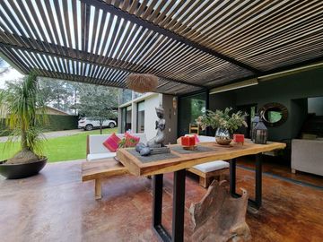 MODERNA CASA EN VENTA, AVANDARO