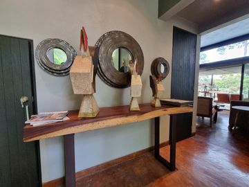 MODERNA CASA EN VENTA, AVANDARO