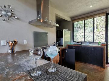 MODERNA CASA EN VENTA, AVANDARO