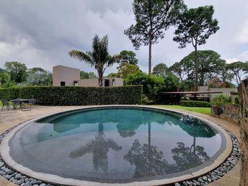 MODERNA CASA EN VENTA, AVANDARO