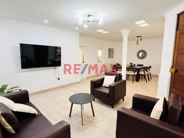 Se Vende Casa De Playa En Punta Negra Totalmente Amoblada