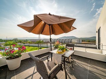 CASA EN VENTA CON ALBERCA Y JARDIN A 15MIN DE CUERNAVACA
