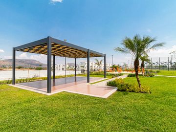 CASA EN VENTA CON ALBERCA Y JARDIN A 15MIN DE CUERNAVACA