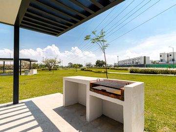 CASA EN VENTA CON ALBERCA Y JARDIN A 15MIN DE CUERNAVACA