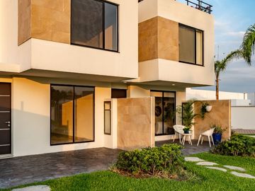CASA EN VENTA CON ALBERCA Y JARDIN A 15MIN DE CUERNAVACA