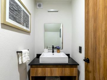 CASA CON ALBERCA Y GYM CERCA DE CUERNAVACA EN VENTA