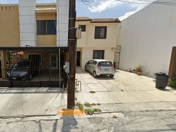 BONITA CASA A LA VENTA EN RIBERAS DEL CONTRY N.L.