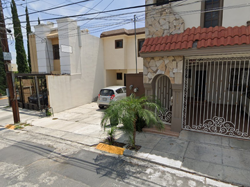 BONITA CASA A LA VENTA EN RIBERAS DEL CONTRY N.L.
