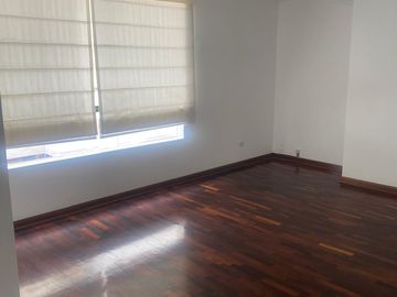 Vendo departamento en excelente zona residencial, Av. Del Pinar 480, Chacarilla San Borja