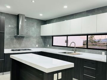 CASA EN VENTA EN PACHUCA EN FRACCIONAMIENTO BIEN UBICADO