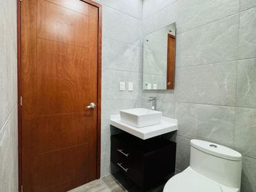 CASA EN VENTA EN PACHUCA EN FRACCIONAMIENTO BIEN UBICADO