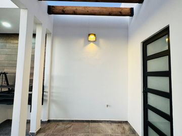 CASA EN VENTA EN PACHUCA EN FRACCIONAMIENTO BIEN UBICADO