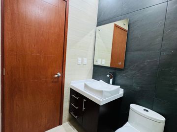 CASA EN VENTA EN PACHUCA EN FRACCIONAMIENTO BIEN UBICADO