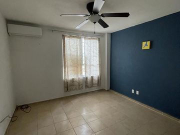 CASA EN VENTA EN FRACCIONAMIENTO CON CANCHAS DEPORTIVAS, CUATRO RECAMARAS, ROOFGARDEN CON JACUZZI