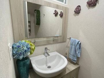 CASA EN VENTA EN XOCHITEPEC DENTRO DE FRACCIONAMIENTO CON ROOFGARDEN Y JACUZZI