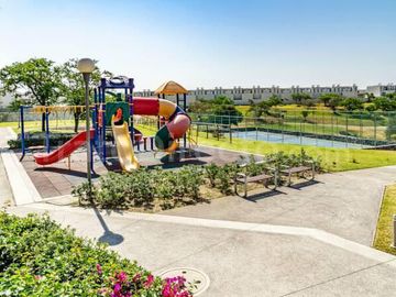 CASA EN VENTA EN XOCHITEPEC DENTRO DE FRACCIONAMIENTO CON ROOFGARDEN Y JACUZZI