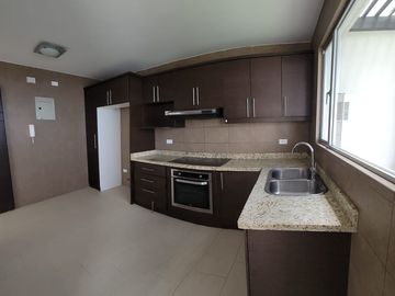 Venta Casa, San Juan de Cumbayá, cerca USFQ y Colegios de la Zona