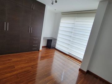 Venta Casa, San Juan de Cumbayá, cerca USFQ y Colegios de la Zona