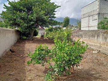VENTA CASA  CON EXCELENTE UBICACIÓN A UNA CUADRA DE LA E-35