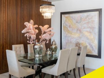 Residencia de 3 pisos en venta en La Cañada Residencial