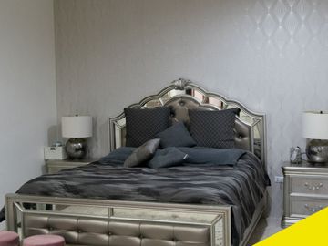 Residencia de 3 pisos en venta en La Cañada Residencial