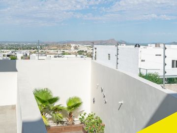 Residencia de 3 pisos en venta en La Cañada Residencial
