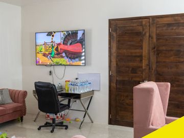 Residencia de 3 pisos en venta en La Cañada Residencial