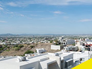 Residencia de 3 pisos en venta en La Cañada Residencial