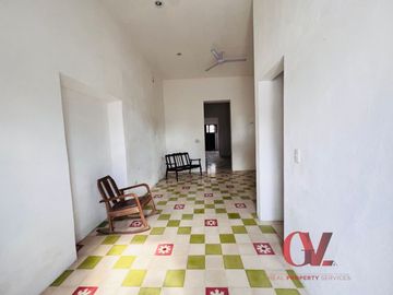 CASA EN ESQUINA RECIEN REMODELADA EN EL CENTRO DE MERIDA