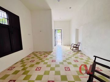CASA EN ESQUINA RECIEN REMODELADA EN EL CENTRO DE MERIDA