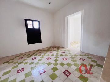 CASA EN ESQUINA RECIEN REMODELADA EN EL CENTRO DE MERIDA