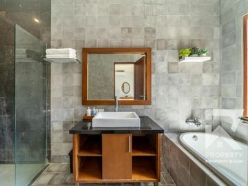 Spacious 3 Bedroom Villa in Jimbaran Bali for Rent Yearly